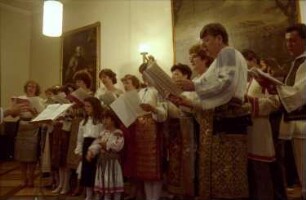 Freiburg: Rumänisches Forschungsinstitut; Kaufhaussaal; rumänischer Chor aus München