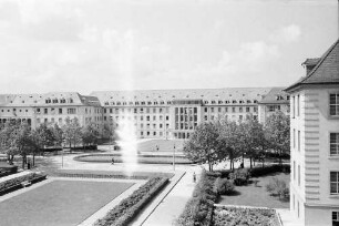 Freiburg: Frauenklinik, Außenansicht von der Chirurgischen Klinik