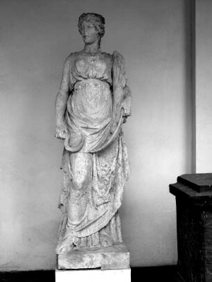 Statue einer weiblichen Person