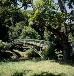 Meiningen. Schloßparkt Elisabethenburg. Bogenbrücke, Ansicht von Südosten