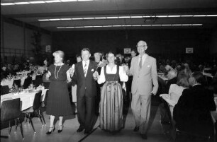 31. Tagung 1981 (29.6.-3.7.) Mediziner; Pressekonferenz: Polonaise angeführt von Ehepaar Steurer und Gfl. Ehepaar Bernadotte
