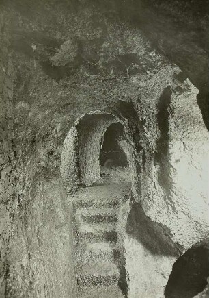 Penig, Labyrinth : Penig. Kellerberg-Labyrinth, obere Sohle, Treppenaufgang zum linken Flügel