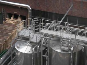 Destillationsanlage in der Guinness-Brauerei in Dublin