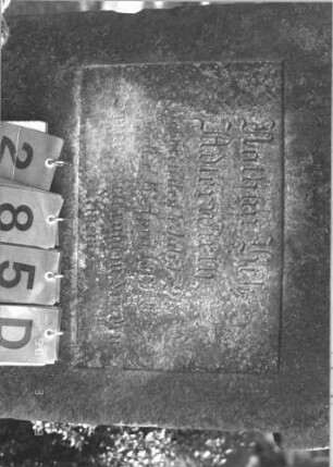 Grabstein 285 (Index: 99786544) Zustand: Vorderseite: stark verwittert Maße HxBxT: 183x64x23 cm: Grabstein 285D
