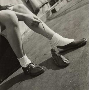 Modeaufnahme, Schuhe, Modell Peggy Lloyd