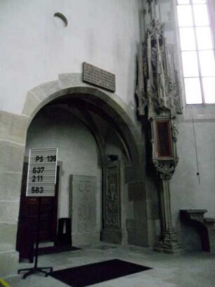 Langhaus Innen-Chor im Nordosten mit Tabernakel in Übersicht