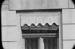 Detailaufnahme einer Fassade mit Fenster