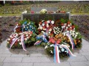 Nationaler Friedhof in Terezin (Theresienstadt), Kranzniederlegung zur Totenfeier am 18. Mai 2008