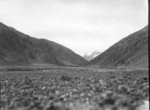 China. Sinkiang (Xinjiang). Kunlun. Tal des Karakasch-darja. Oberer Talabschnitt. Blick aufwärts