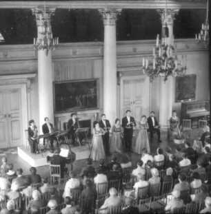 Konzert des Ensembles Madrigal Moskau im Rahmen der Veranstaltungsreihe "Dresdner Sommer" im Kuppelsaal von Schloß Pillnitz, 6. Juni 1970
