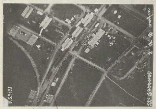 Bahnhof der Munitionsfabriken ostsüdöstlich Schleißheim (700 m)