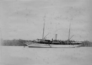 Schiff in Calabar, S.S. "Joy".