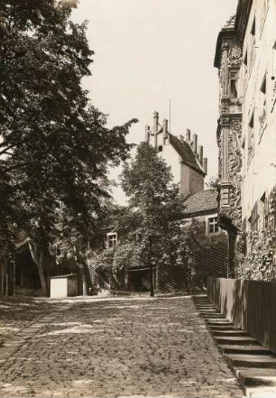 Meißen, Wirtschaftshof der Landesschule St. Afra. Blick zum Pönitenzturm