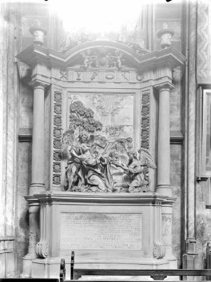 Grabmal des Domherrn Ferdinand von Plettenberg (gestorben 1712)