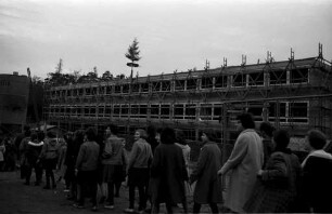 Richtfest für den Bau der Ernst-Reuter-Schule in der Waldstadt.