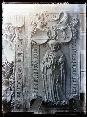 Kirche; Grabstein eines Ritterfrau von 1505