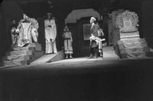 Szenenbilder aus "Turandot" von C. Gozzi, Theater der Jungen Garde, 1953