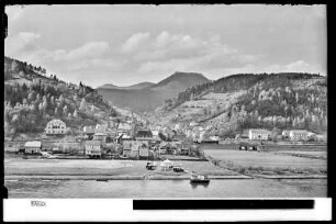 Sächsische Schweiz, Krippen an der Elbe mit Kohlbornstein