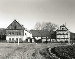 Pirna-Zatzschke, Arthur-Thiermann-Straße 52. Dreiseithof (1854)