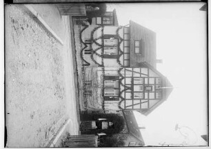 Primizfeier Eisele in Sigmaringen 1931; Geschmücktes Elternhaus des Neupriesters Eisele in der Gymnasiumstraße