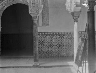 Alcázar — Palacio mudéjar — Patio de las Muñecas