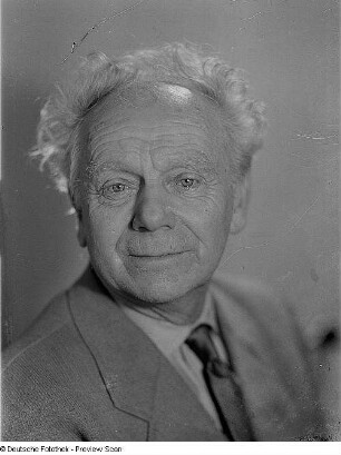 Porträt des Architekten Edmund Schuchardt