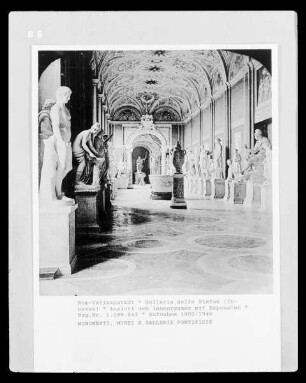 Monumenti, Musei e Gallerie Pontificie: Galleria delle Statue