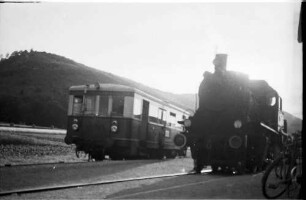Lok 141, Gauselfingen, Zugkreuzung mit VT 1, erbaut 1934, Dessau, Triebwagen der 1. Generation, verschrottet 1975
