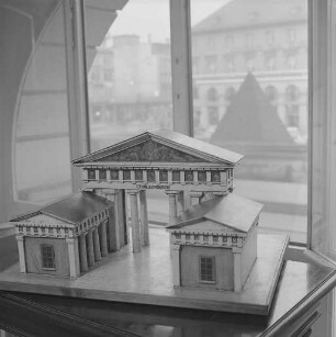 Modell des Ettlinger Tors bei den Stadtgeschichtlichen Sammlungen.
