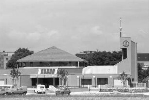 Gemeindezentrum St. Barbara der katholischen Kirchengemeinde Heilig Geist in der Kastanienallee 32