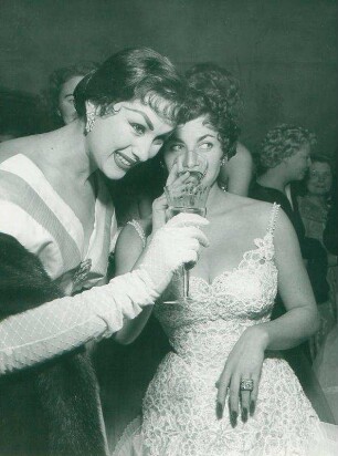 IFF 1955. Filmball. Maria Frau und Maria Brauner