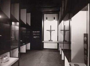 XI. Triennale Mailand, Deutsche Abt., Altarkreuz von Hans Mettel
