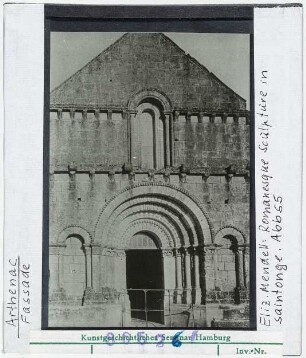 Arthenac: Kirche, Fassade