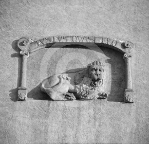 Löwenrelief am Rathaus Löwenberg