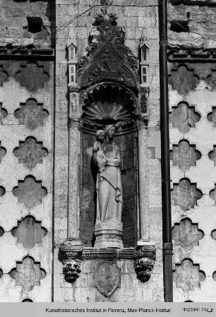 Pilaster mit zwei Nischen