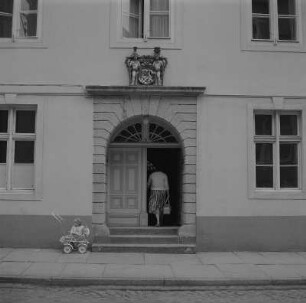 Stralsund. Landständehaus mit Wappen der Pommerschen Landsländer