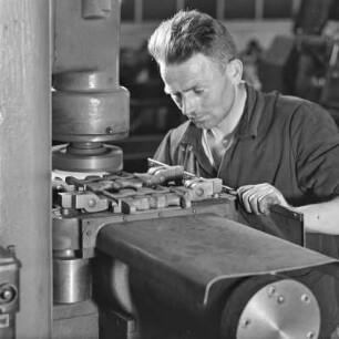 Stationäre Bohrmaschine bei Borgward