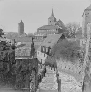 Bautzen Winterbilder : Bautzen. Stadtteilansicht mit Alter Wasserkunst und Michaeliskirche. Winteraufnahme