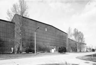 Dresden-Klotzsche, Flughafenstraße. Flughafen Dresden. Gebäude 219? Ansicht aus Südwesten