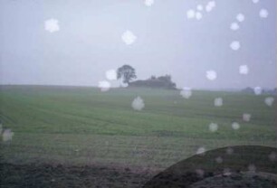 Sühlen: Grabhügel "Grabenberg" [Denkmalbuch Nr. 3]: davor Äcker