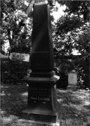 Grabstein 667 [Hahn S. 61 Grab-Nr. 1160/61]