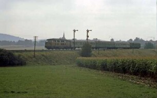 Satteldorf Lok 215 089 Nahverkehrszug CR_Lauda B4yg-Wagen Einfahrsignale