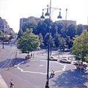 Hansjakob, Gottfried; Augsburg - Innenstadt, Königsplatz, Ernst-Reuter-Platz; Königsplatz und Fußgängerzone - Königsplatz (östlicher Abschnitt), Platzgestaltung Richtung Hermannstraße