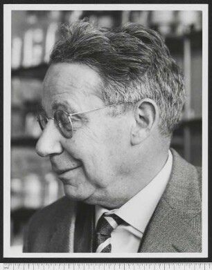 Porträtaufnahme Tadeus Reichstein