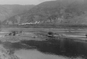 Niedrigwasser am Rhein zwischen Bingen und Oberwesel 1959