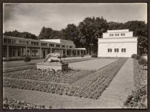 Fotoalbum: Deutsche Gartenbau- und Schlesische Gewerbe-Ausstellung (GUGALI), Liegnitz: Großer Schmuckhof und Baumgarthallen (Gewerbe) sowie Druckerei, Abschnitt 1