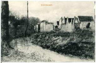 Juvincourt, Frankreich. Häuserruinen am Fluß La Miette. Bemalte Fotografie