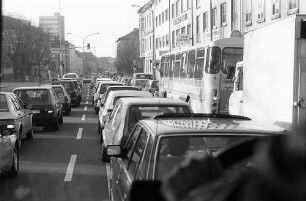 Freiburg i. Br.: Autoverkehr am Friedrichring