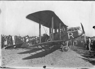 Erster Weltkrieg - Luftangriffe und Zerstörungen. "Englisches Flugzeug, von denen am 22.08.1918 7 Stück abgeschossen wurden"