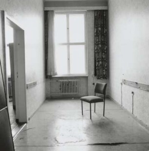 3. Obergeschoß. Wartezimmer der Arztpraxis